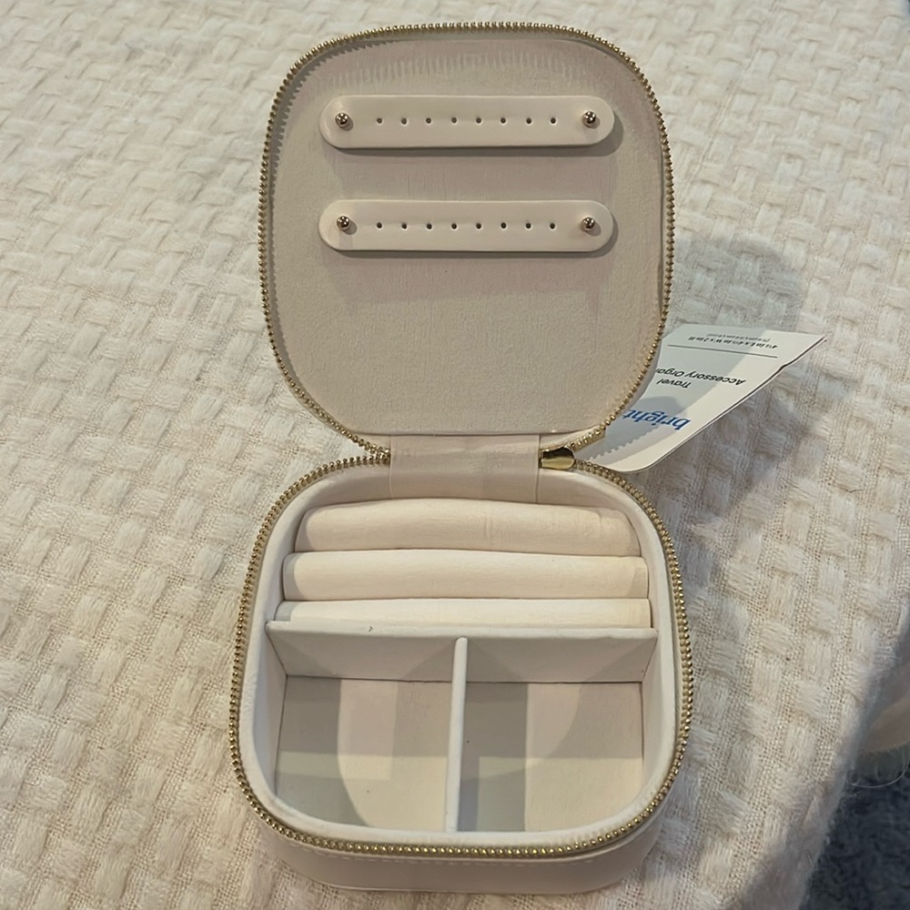Jewelry travel organizer